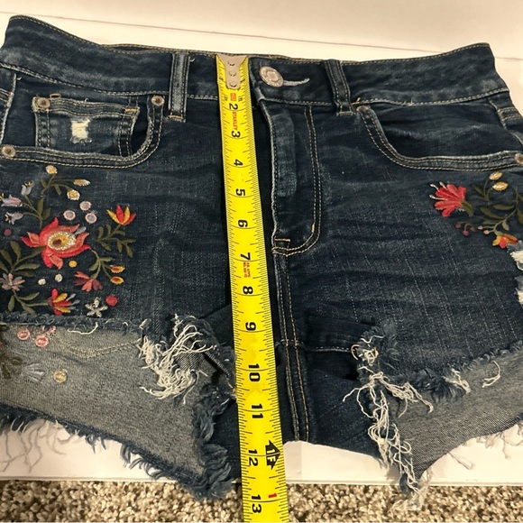 American Eagle Denim Shorts Womens 8 - Hi Rise Shortie Floral Dark Wash Ripped - Picture 12 of 14